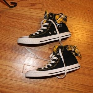 Converse High Tops Youth Size 2-Like New! SO CUTE!